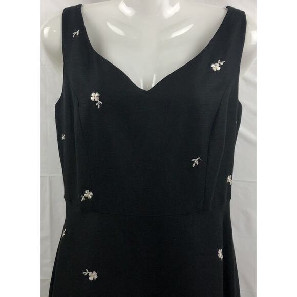 Paraphrase Dress Women 4 Black Floral Flare Dress Fully Lined Embroidered - Picture 12 of 12